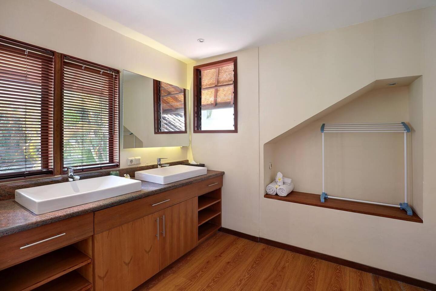 Super Value 4 Bedroom, Walk To Bintang Supermarket Seminyak Dış mekan fotoğraf