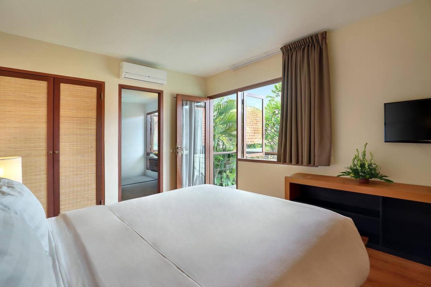 Super Value 4 Bedroom, Walk To Bintang Supermarket Seminyak Dış mekan fotoğraf